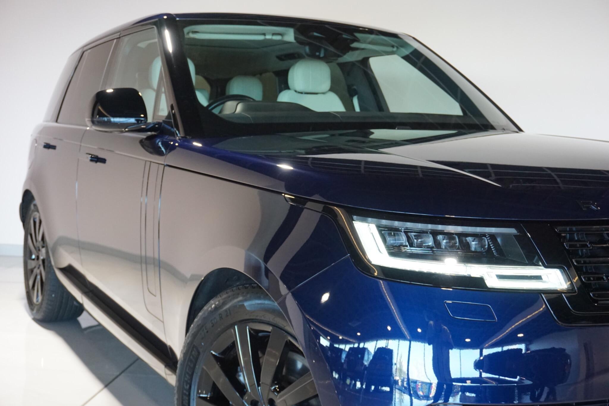 Land Rover Range Rover 3.0 D300 MHEV SE SUV 5dr Diesel Auto 4WD Euro 6 (s/s) (300 ps)